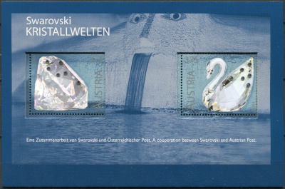 Австрия. 2004. Художественная выставка Swarovski Glass Art. с кристаллами (Почтовый блок. MNH OG)