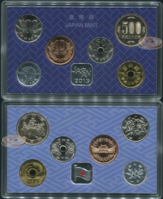 Япония. Официальный набор в пластике (6 монет+1 жетон) 2013